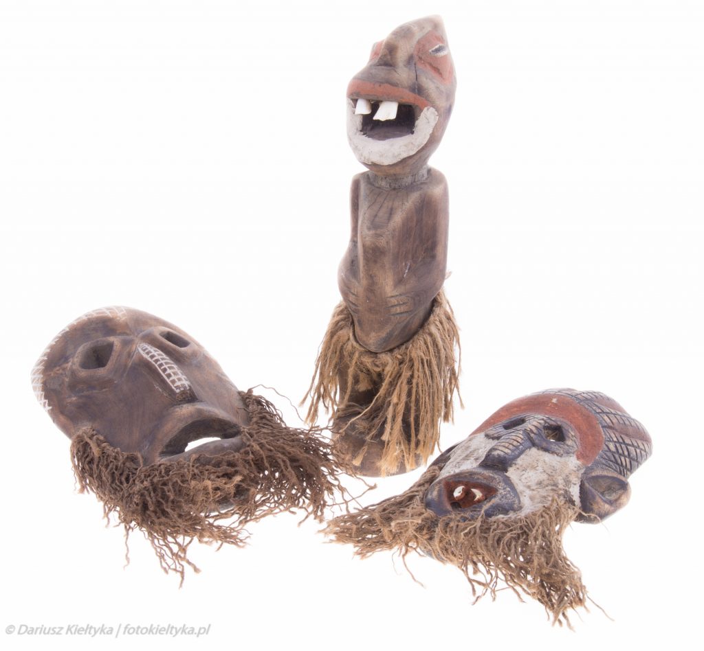 Afrykańskie maski <br><i> African masks</i>