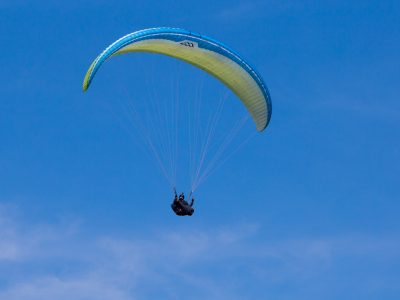 1328Paralotnie<br><i>Paragliding</i>