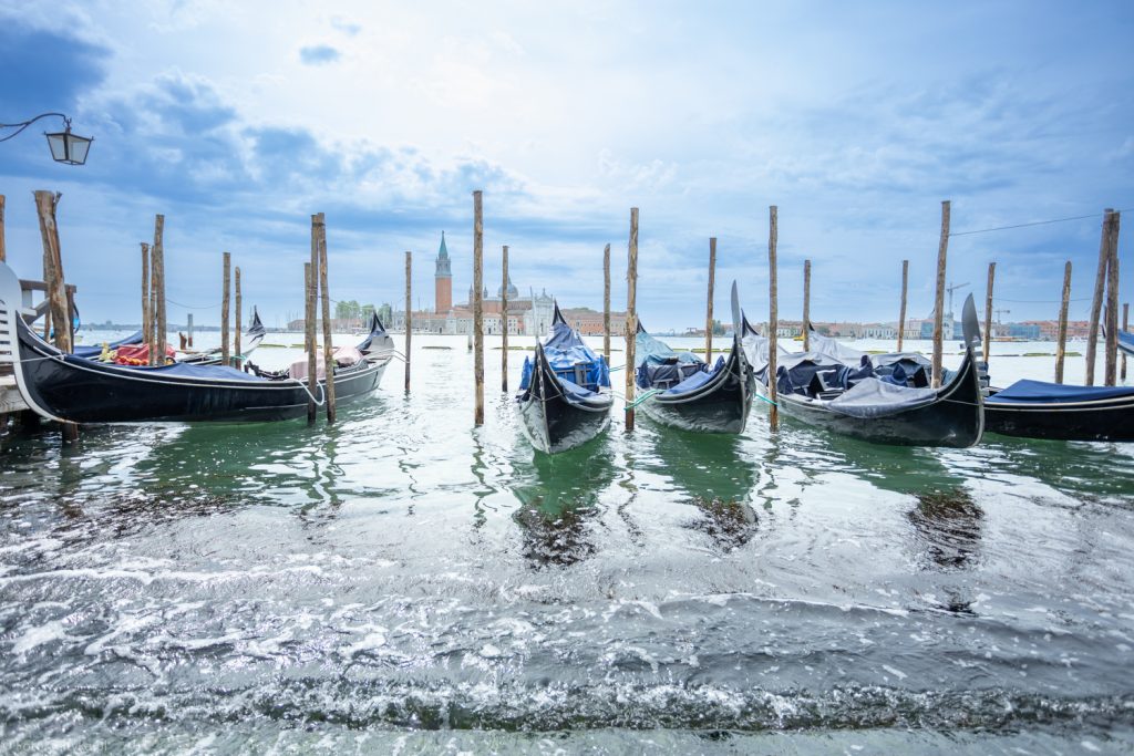 Gondole w Wenecji <br><i> Gondoles in Venice </i>